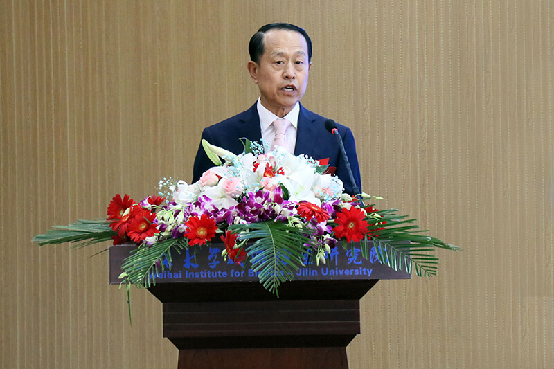 聯(lián)橋集團(tuán)黨委書記、董事長慕镕鍵當(dāng)選為吉林大學(xué)威海校友會(huì)首任會(huì)長(圖8)